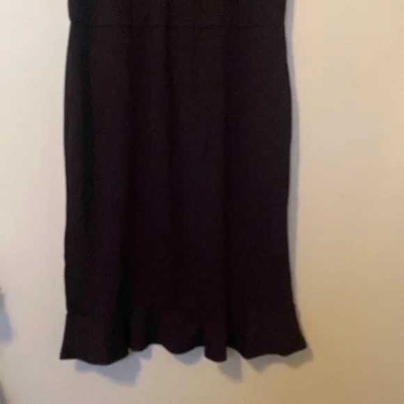 Old Navy Black Sleeveless RuffleTrim Knee-Length Sheath Dress [Size: L] - Picture 4 of 9